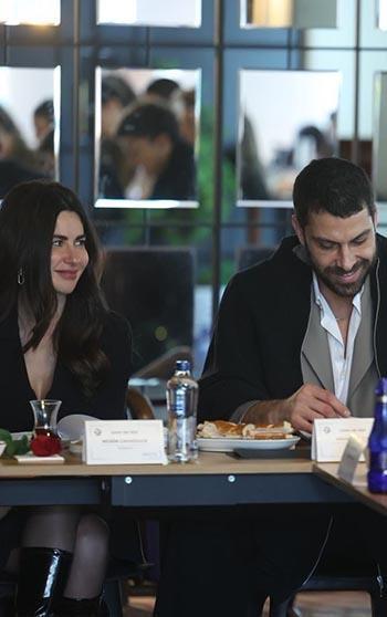 ‘Çiçeği burnunda’ bir set
