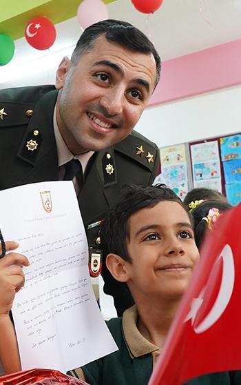 Mehmetçikten öğrencilere mektup sürprizi