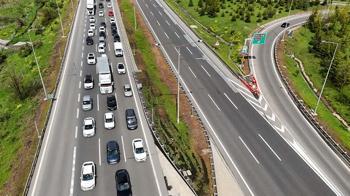Bolu Dağı geçişinde bayram trafiği yoğunluğu