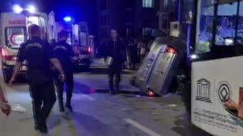 Diyarbakır’da belediye otobüsü ile otomobil çarpıştı: 2 ölü, 7 yaralı