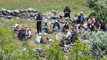 40 yıldır kullanılmayan tarihi yayla yolunu tekrar yürüdüler