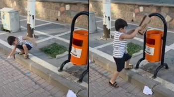 Sokaktaki çöpleri toplayıp kutuya atan minik Aras'a belediyeden hediye