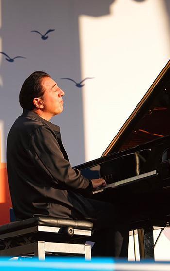 Fazıl Say, 'Klasik Pazar' konserleri kapsamında Üsküdar’da sahne aldı