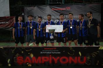 Yemeksepeti Express 25’inci Yıl Futbol Turnuvası’nın şampiyonu ‘Saatte 3’ takımı oldu