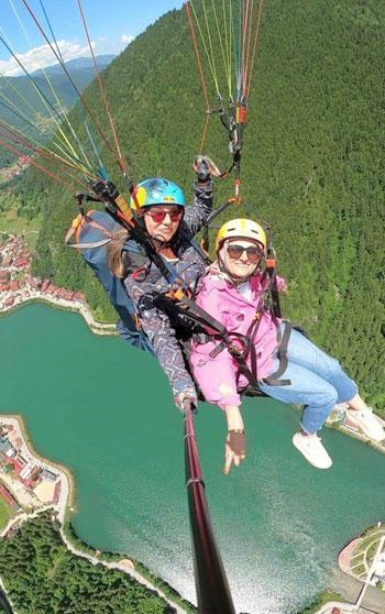 Trabzon'da Uzungöl semalarında yamaç paraşütü heyecanı