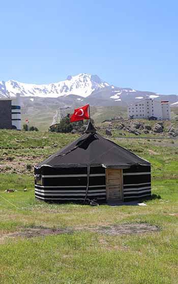 Kayseri’de 2 bin 200 metredeki yaylada çadır tatili