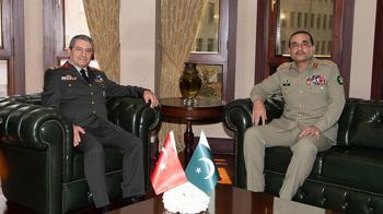 Genelkurmay Başkanı Orgeneral Bayraktaroğlu, Pakistan Savunma Kuvvetleri Komutanı Munir ile görüştü