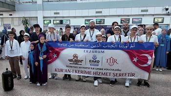 Başarılı hafızlar, 15 gün sürecek Kabe yolculuğuna çıktı