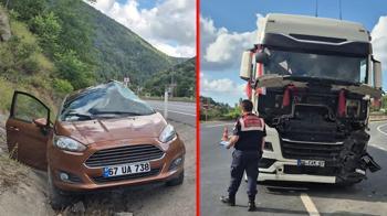 TIR ile çarpışan otomobildeki çift öldü