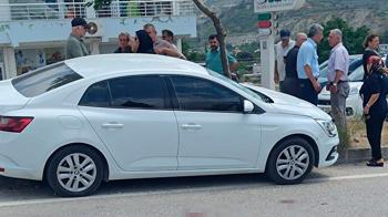 Taziyeye giderken otomobilin çarptığı kadın öldü