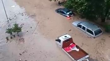 Kastamonu'da Cide'de sağanak; Devrekani Çayı taştı, ev ve iş yerini su bastı