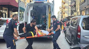 Husumetlisi tarafından sokak ortasında tabancayla bacağından vuruldu; o anlar kamerada