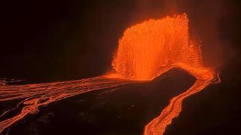 Hawaii'deki Kilauea Yanardağı yeniden lav püskürttü