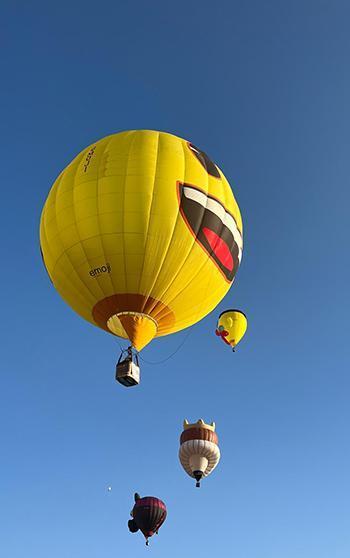 Kapadokya’da figürlü balonlar, gökyüzünü renklendirdi