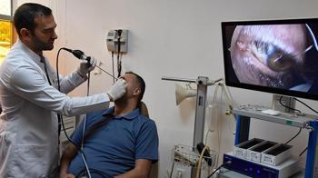 Burundan girilip gözyaşı kanalına yapay tüp yerleştirilen hasta sağlığına kavuştu