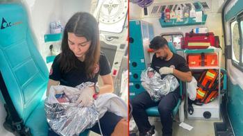 7'nci çocuğunu ambulansta dünyaya getirdi