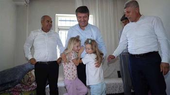 Tutdere'den, 34 yıl sonra tüp bebek ile ikizleri olan aileye ziyaret
