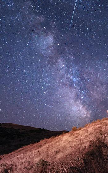 Bitlis’te perseid meteor yağmuru gökyüzünü aydınlattı