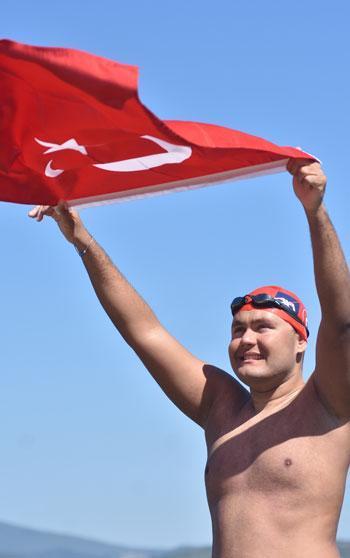 Otizmli rekortmen yüzücü Tuna Tunca’nın yeni hedefi Catalina Kanalı