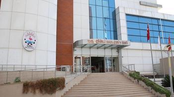 Belediye başkanının park halindeki makam aracına silahlı saldırı; 1 gözaltı