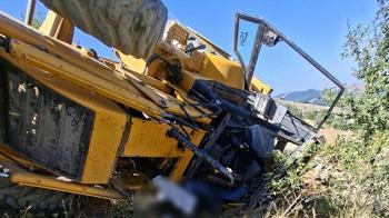 Samsun'da devrilen iş makinesinin operatörü öldü
