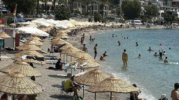 Bodrum'da hava sıcaklığı 40 dereceyi aştı, sahiller doldu