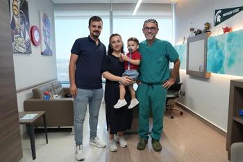 2 yaşındaki Aras’ın soluk borusundaki darlık balon ve lazerle açıldı