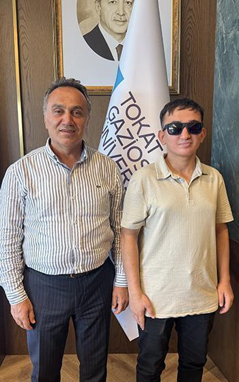 Türkiye 378’incisi olan görme engelli Taha, özel eğitim öğretmenliğini seçti