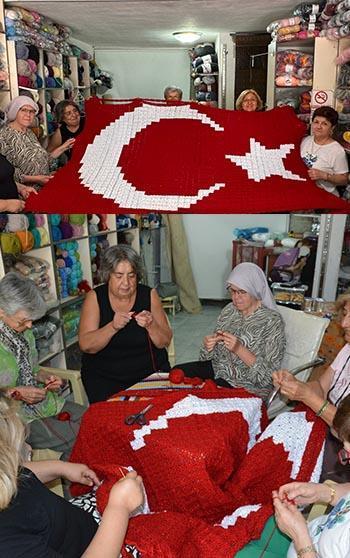 30 Ağustos Zafer Bayramı için 1813 motifli Türk bayrağı ördüler
