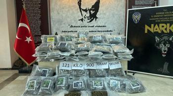 Hamzabeyli’de TIR’da 121 kilo 900 gram skunk ele geçirildi
