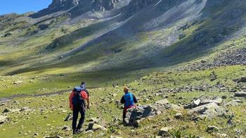 Rize'de yaylada kaybolup mahsur kalan Avusturyalı turisti ekipler kurtardı