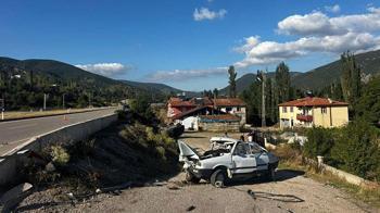 Tokat'ta iki otomobil çarpıştı: 1 ölü, 3 yaralı