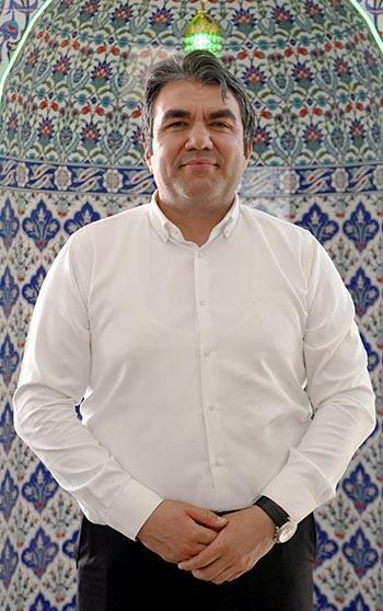 Yazdığı kitapla gençleri camide buluşturdu
