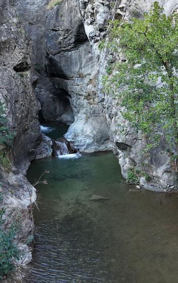 Doğal gölet Ayı Hamamı’na ilgi