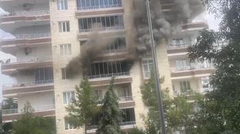 Apartmandaki yangında 3 çocuk, 6 kişi dumandan etkilendi