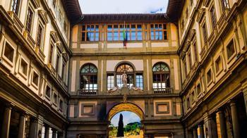 İtalya'da şiddetli yağış nedeniyle Uffizi Galerisi'ni su bastı