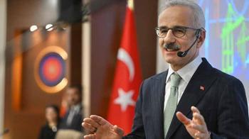 Bakan Uraloğlu, 'ulaştırma koridorları' konulu konferans verdi