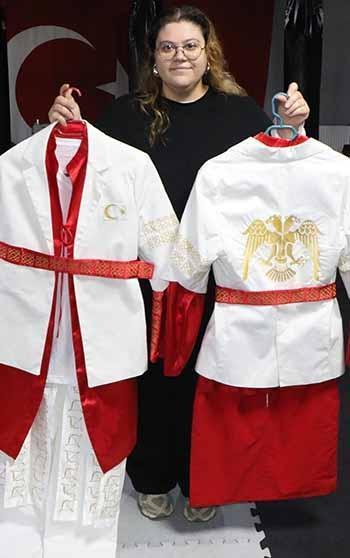 Selçuklu motifleriyle süslediği tasarımlarıyla Türk sporcuları giydirmek istiyor