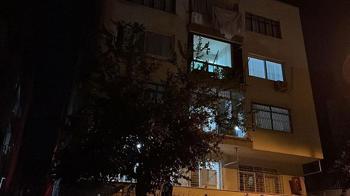 Mersin’de zemin katında çökme meydana gelen bina tahliye edildi