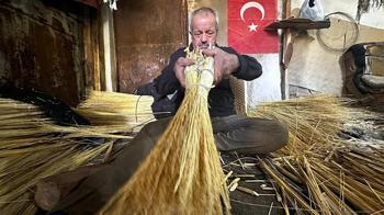 56 yıllık süpürgeci, teknolojiye direniyor