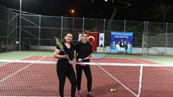 Seyhan’da Öğretmenler Gününe tenis turnuvası Seyhan’da Öğretmenler Gününe tenis turnuvası