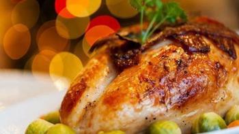 Et ve tavuk iyice pişirilmeli, hijyen kurallarına titizlikle uyulmalı Et ve tavuk iyice pişirilmeli, hijyen kurallarına titizlikle uyulmalı