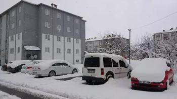 Bitlis’te eğitime kar engeli
