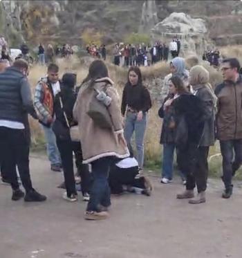 Kapadokyada peribacasından kopan kayalar düştü; 2 ölü, 1 yaralı