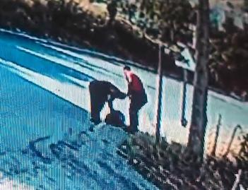 İşitme engelliyi tekme ve yumruklarla darbetti, adli kontrolle serbest kaldı