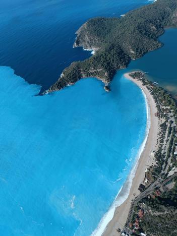 Sağanak sonrası Ölüdenizin rengi turkuaza döndü