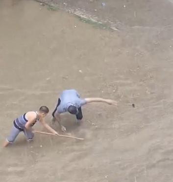 Bursa’da sağanak, su baskınlarına neden oldu