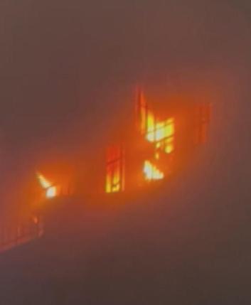 Bağcılar’da karton bardak imalathanesinde yangın