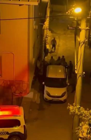 Kimlik sorgusu yapmak isteyen polislere saldıran 2 şüpheli gözaltına alındı