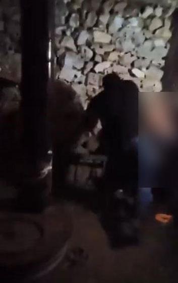 Mardin’de çocuğa ahırda şiddet kamerada; şüpheli serbest